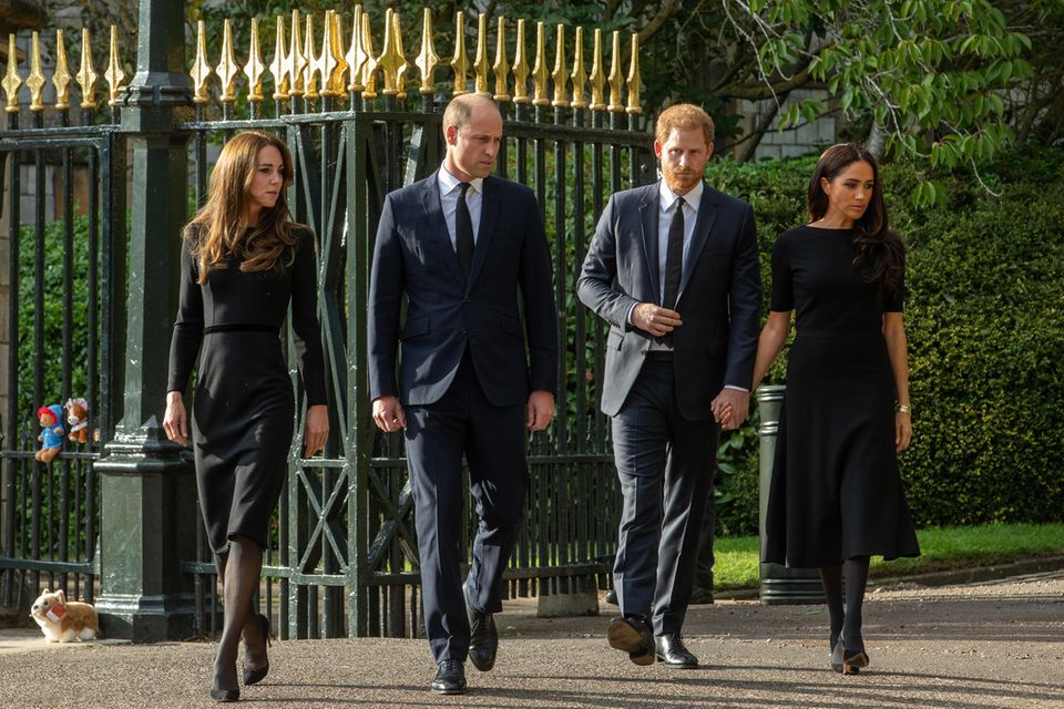 Kate, William, Harry und Meghan zeigen sich nach dem Tod von Queen Elizabeth gemeinsam