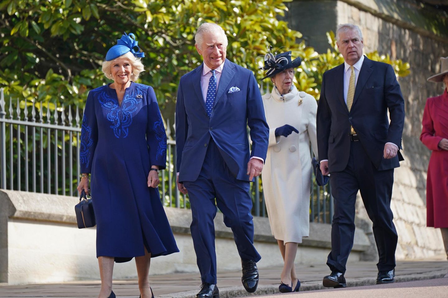 Königin Camilla, König Charles, Prinzessin Anne und Prinz Andrew auf dem Weg zum Ostergottesdienst