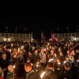 Der Fackelzug lockt auch dieses Jahr wieder zahlreiche Teilnehmer:innen in den Schlossgarten. 