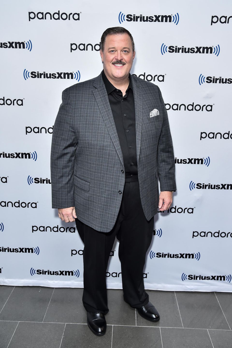 Bei einem Event in New York City 2019 erschien Billy Gardell noch deutlich fülliger auf dem roten Teppich. Der Kult-Star aus der TV-Serie Mike & Molly wog zu der Zeit ungefähr 160 Kilogramm. 