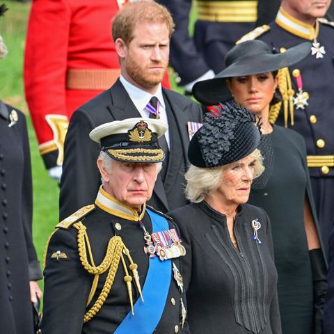 König Charles, Königin Camilla, Prinz Harry und Herzogin Meghan