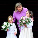 Auch den beiden süßen Blumenkindern scheint der Hochzeitstrubel zu gefallen.
