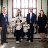 22. April 2023  Das schwedische Prinzenpaar hatte am Wochenende das Vergnügen, mit seinen beiden älteren Jungs Prinz Alexander und Prinz Gabriel in der Königlichen Oper die Aufführung von "Vår är smörgåsen?" (dt. "Wo ist das Sandwich?") anzuschauen.