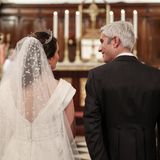 Gleich ist es soweit, vor dem Altar werden die Ringe getauscht.
