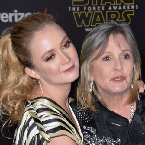 Carrie Fisher (re.) und Tochter Billie Lourd bei einer "Star Wars"-Premiere im Jahr 2015.