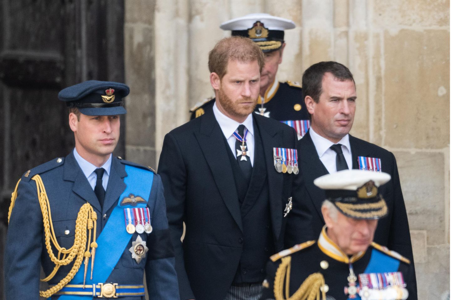 Prinz Harry mit Prinz William, Peter Phillips und König Charles