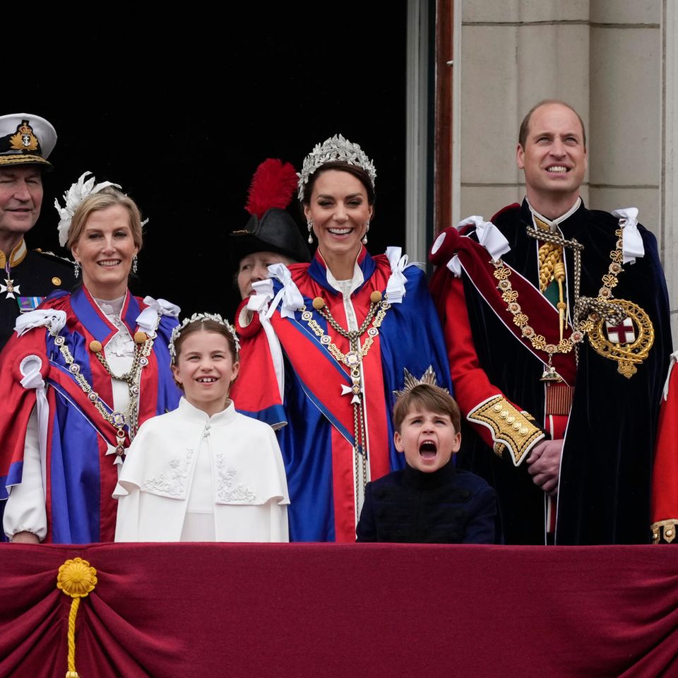 Die Royal Family auf dem Balkon des Buckingham Palastes