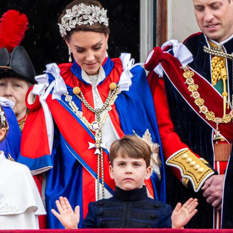 Catherine, Princess of Wales, und Prinz Louis auf dem Balkon