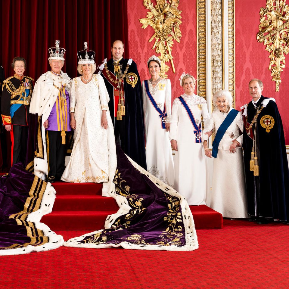 König Charles mit der Royal Family