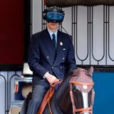 11. Mai 2023  Für Prinz Edward wird die Horse Show auf dem Reitsimulator zu einem Erlebnis der besonderen Art. Mit VR-Brille ausgestattet reitet der Royal hier durch eine virtuelle Welt. 