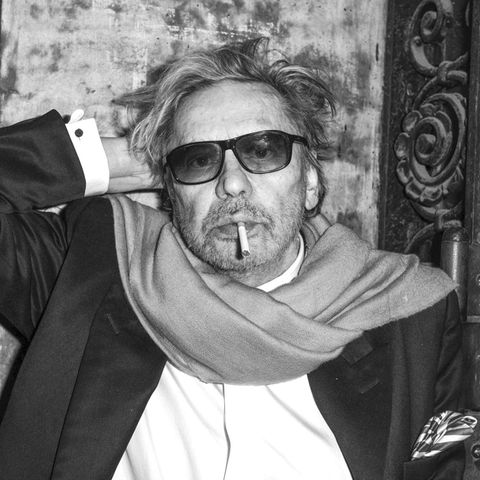 18. Mai 2023: Helmut Berger (78)  Traurige Nachrichten aus Österreich: Der legendäre Schauspieler Helmut Berger ist in Salzburg "friedlich entschlafen". Er wurde besonders durch seine Arbeit und Beziehung mit dem italienischen Regisseur Luchino Visconti weltberühmt und spielte mit Hollywood-Größen wie Elizabeth Taylor, Kirk Douglas und Henry Fonda. Neben seiner schauspielerischen Arbeit war er wegen seines exzentrischen und offen bisexuellen Lebenstils auch als "Enfant Terrible" bekannt. 