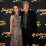 Nach ihrem eleganten Aufritt auf dem roten Teppich feiern Calista Flockhart und Harrison Ford anlässlich des neusten Indiana Jones Films im Carlton Beach in Cannes. Auch hier macht das Hollywoodpaar einen zauberhaften Eindruck.