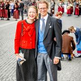 Prinz Manuel und Prinzessin Anna von Bayern lächeln für die Fotografen. 