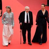 Prinzessin Caroline besucht ebenfalls die neue Filmpremiere von Martin Scorsese. Für den Gang über den Red Carpet wählt sie einen ungewöhnlich legeren Look, bestehend aus: weiter Stoffhose und Glitzerjacke. 