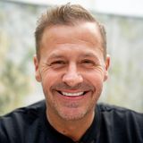 Am 20. April 2021 dann die schockierende Nachricht: Willi Herren wurde alleine in seiner Wohnung in Köln-Mühlheim tot aufgefunden. Im Jahr 2022 schließt sich der Kreis und seine Ehefrau Jasmin Herren ist Kandidatin in der Reality-Show. 