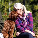 Norwegen Royals: Prinzessin Mette-Marit mit Hund Molly