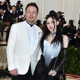 Der milliardenschwere Tech-Unternehmer Elon Musk hat mit Sängerin Grimes zwei Kinder per Leihmutter bekommen.