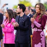 Ein emotionaler Moment für Königin Rania: Ihr jüngster Sohn hat seinen Schulabschluss geschafft. Die ganze Familie applaudiert Prinz Hashem bei der Zeugnisübergabe zu.