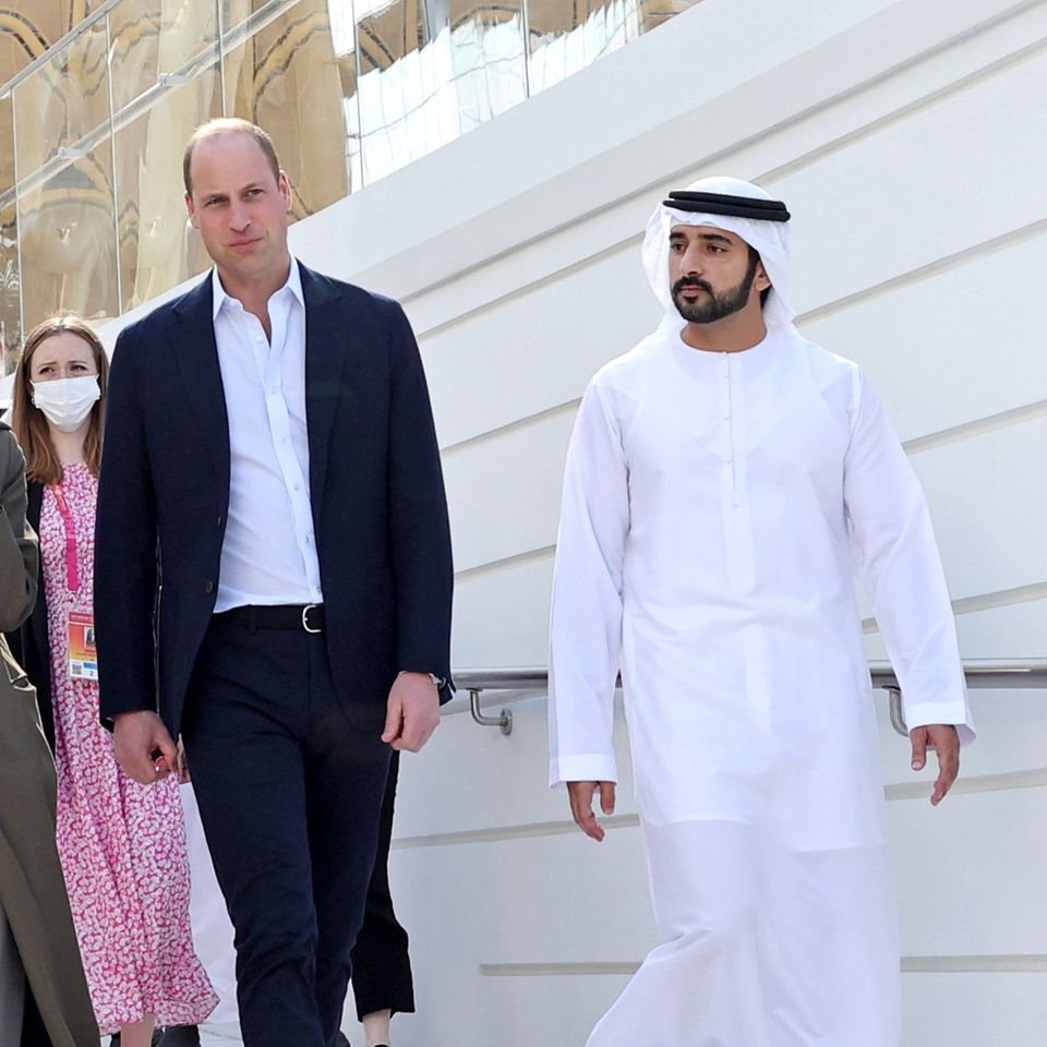 Prinz William mit Hamdan bin Mohammed bin Raschid Al Maktoum bei seinem Besuch des britischen Pavillons auf der Expo2020 in Dubai im Rahmen seiner Reise durch die Vereinigten Arabischen Emirate im Februar 2022.