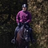 Königliche Fitness: Die Royals beim Sport, Prinz Andrew beim Ausritt