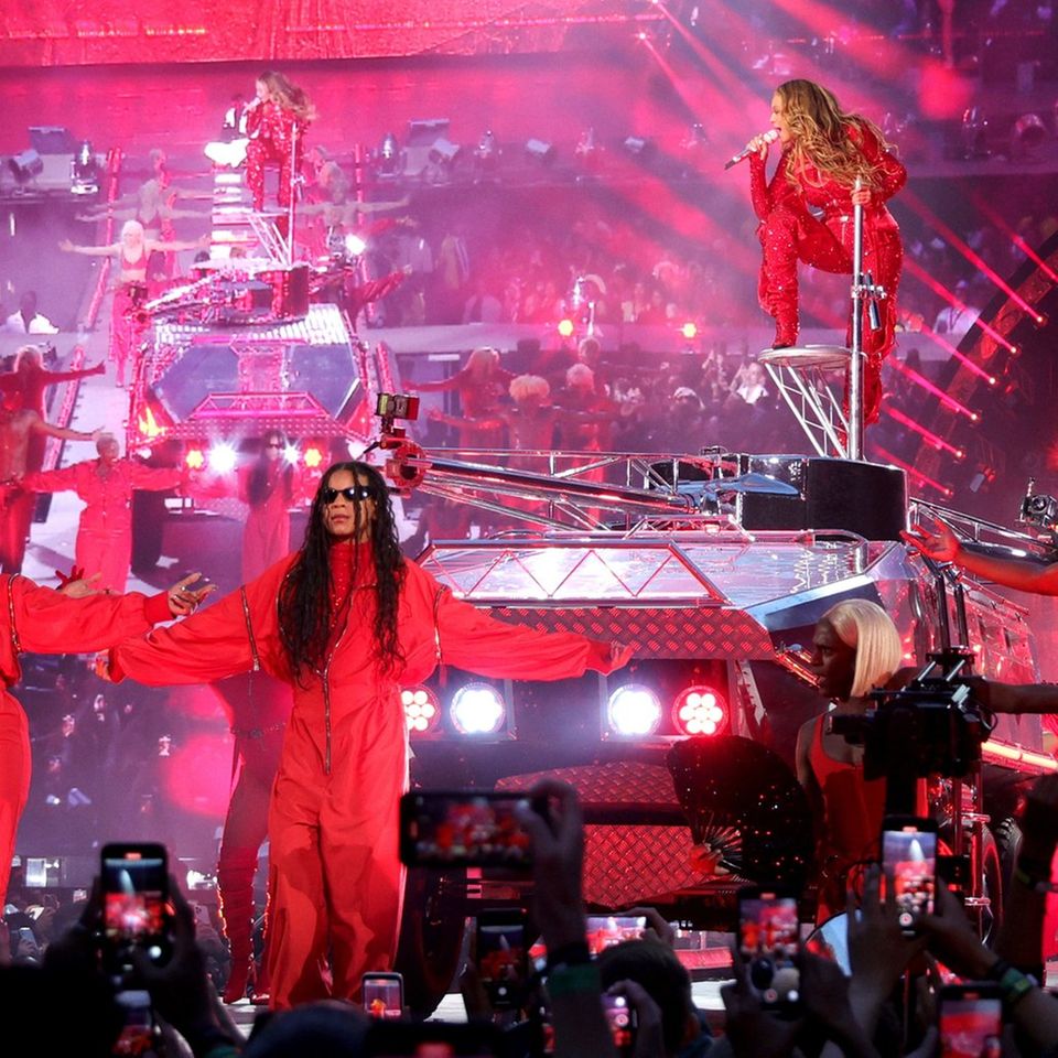 Beyoncé (oben) schwärmt vom gemeinsamen Auftritt mit Tochter Blue Ivy (vorne).