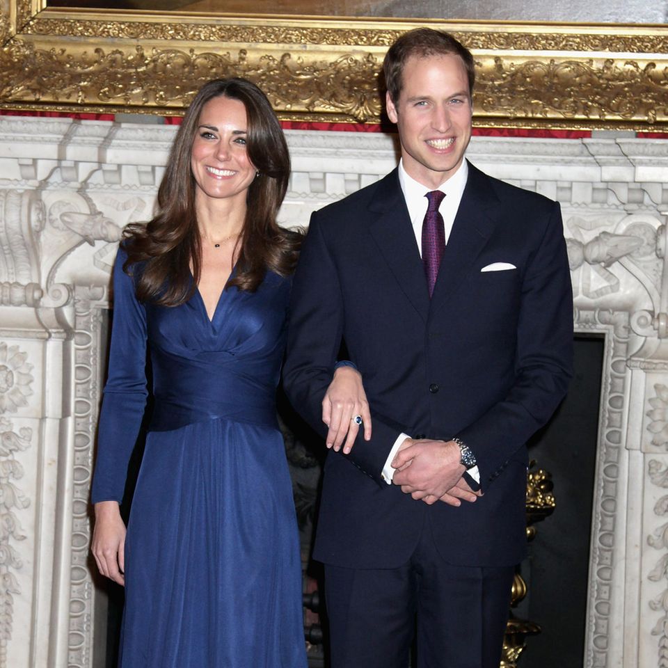 Catherine, Princess of Wales, damals noch Catherine Middleton, und Prinz William geben am 16. November 2010 ihre Verlobung bekannt.