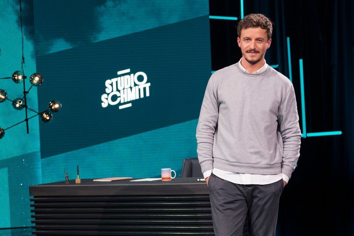 Tommi Schmitt verabschiedet sich von seiner ZDFneo-Show "Studio Schmitt".