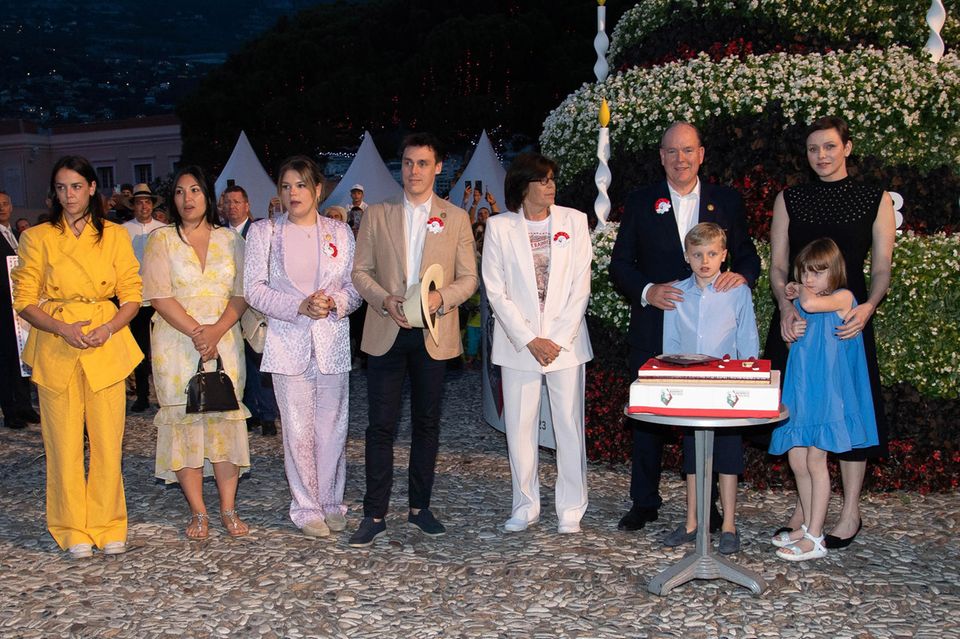 Fürstenfamilie in Monaco: Beim Gedenken an Fürst Rainer III. üben sich die Monegassen in modischer Zurückhaltung