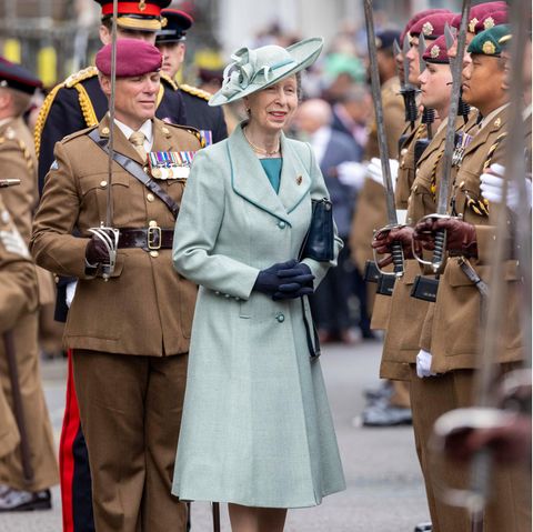2. Juni 2023  Am Freitag besucht Prinzessin Anne die Parade und den Gottesdienst zum 30-jährigen Bestehen des Royal Logistics Corps in Winchester. Zu diesem besonderen Anlass wird die britische Royal eine Rede halten. 