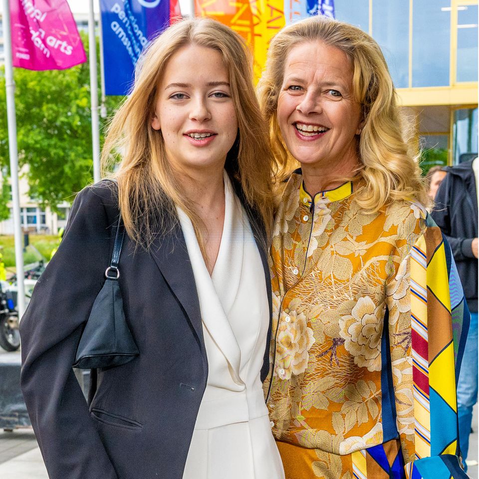 Gräfin Zaria und Prinzessin Mabel am 1. Juni 2023 bei der Eröffnungsvorstellung des 76. Holland Festival im Theater Amsterdam.