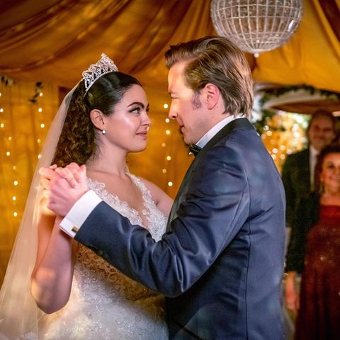 "Sturm der Liebe": Johannes Huth und Merve Çakır tanzen für eine Szene.