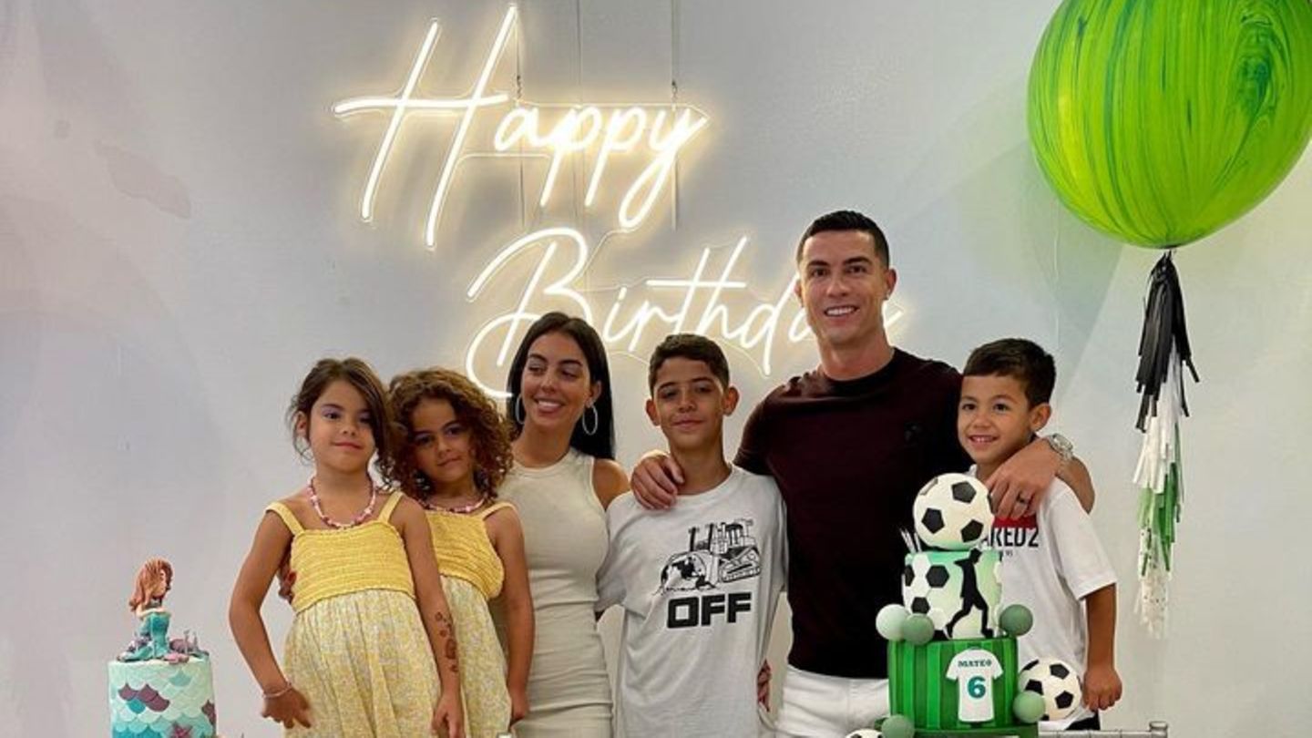 Cristiano-Ronaldo-Georgina-Rodri-guez-Die-ganze-Familie-feiert-den-Geburtstag-ihrer-Zwillinge