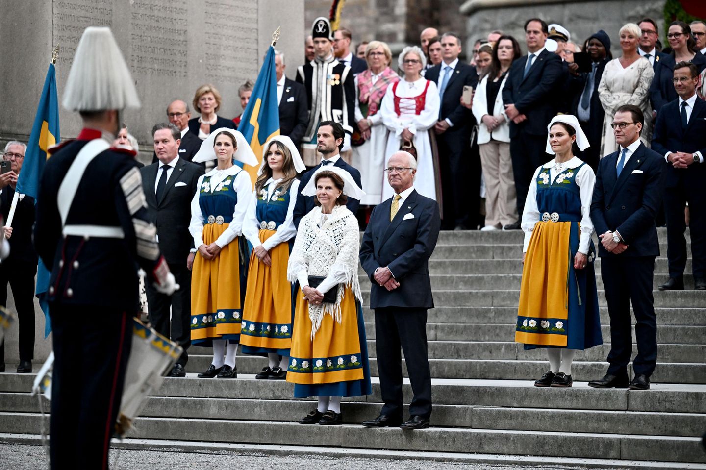 Schwedische Königsfamilie: Die Bilder zum Nationalfeiertag 2023 | GALA.de