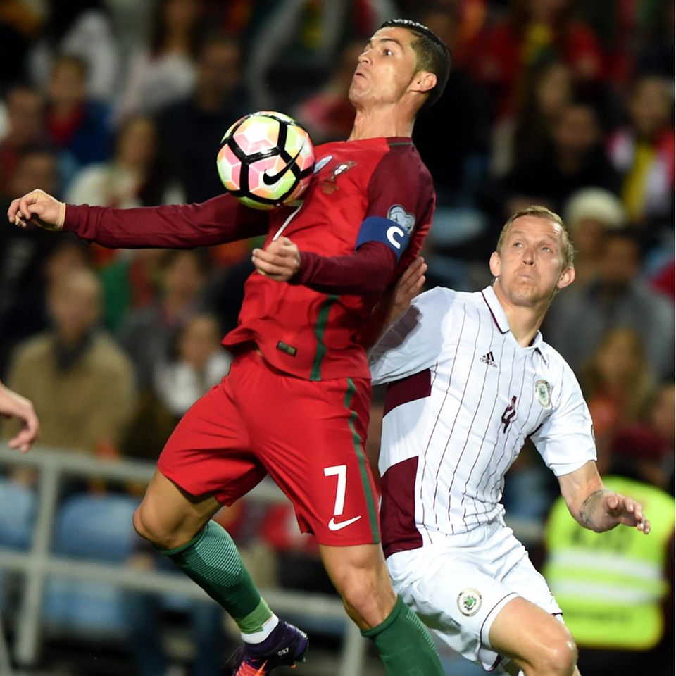 Cristiano Ronaldo und Gints Freimanis (†)