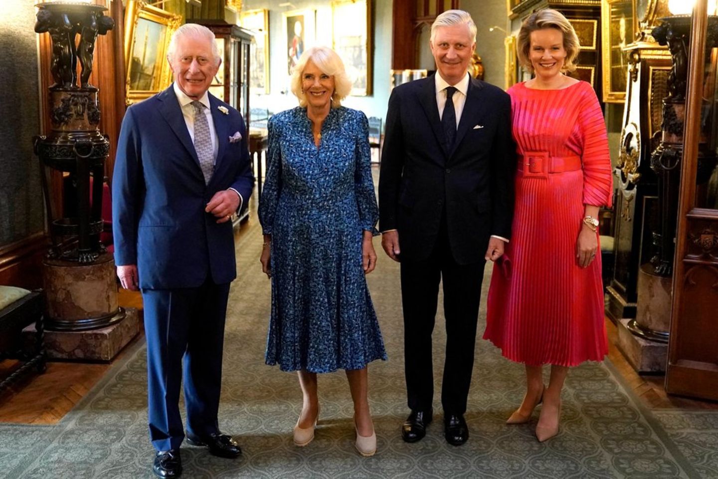 König Charles und Königin Camilla mit Philippe und Mathilde von Belgien.