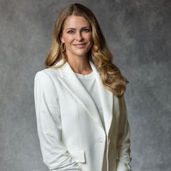 10. Juni 2023  Grattis på födelsedagen! Madeleine von Schweden feiert heute ihren 41. Geburtstag, und der Hof gratuliert mit diesem sympathischen Porträt der Prinzessin. Dem schließen wir uns an!