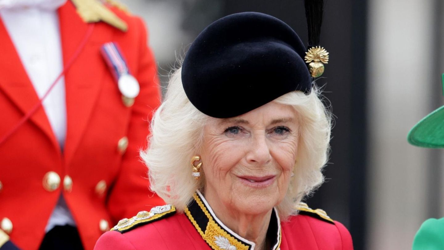 Königin Camilla Diese rote Robe ist eine ganz besondere Hommage GALA.de