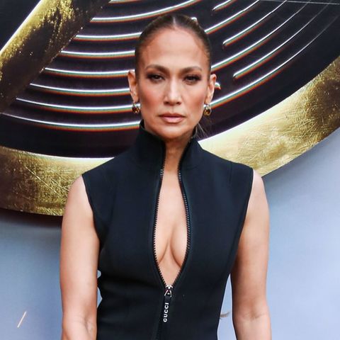 Jennifer Lopez hat sich eine neue Sommerfrisur gegönnt.
