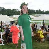 Zenouska Mowatt, die Enkelin von Prinzessin Alexandra, Lady Ogilvy, ist ebenfalls in Ascot eingetroffen. Beim Pferderennen setzt sie auf eine Lieblingsdesignerin der Princess of Wales: Emilia Wickstead. Zum grünen Luxuskleid kombiniert sie noch eine prachtvolle Box Bag von Oscar de la Renta. 