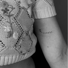 Diese Liebe geht unter die Haut! Aurora Ramazzotti zeigt ihr neuestes Tattoo auf Instagram. Den Unterarm der frisch gebackenen Mutter ziert nun der Name ihres Sohnes mit einem kleinen grazilen Herz. Was für ein süßer Liebesbeweis!