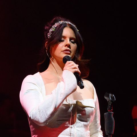 Lana Del Rey während ihres Auftritts auf dem Glastonbury Festival 2023.