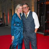 Susanne und Hans Sigl verbreiten bei der Festivaleröffnung im Kulturzentrum Gasteig mit ihrem Partnerlook in Blau richtig gute Laune.