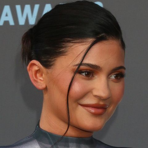 Kylie Jenner ist Mutter von zwei Kindern, Tochter Stormi und Sohn Aire.