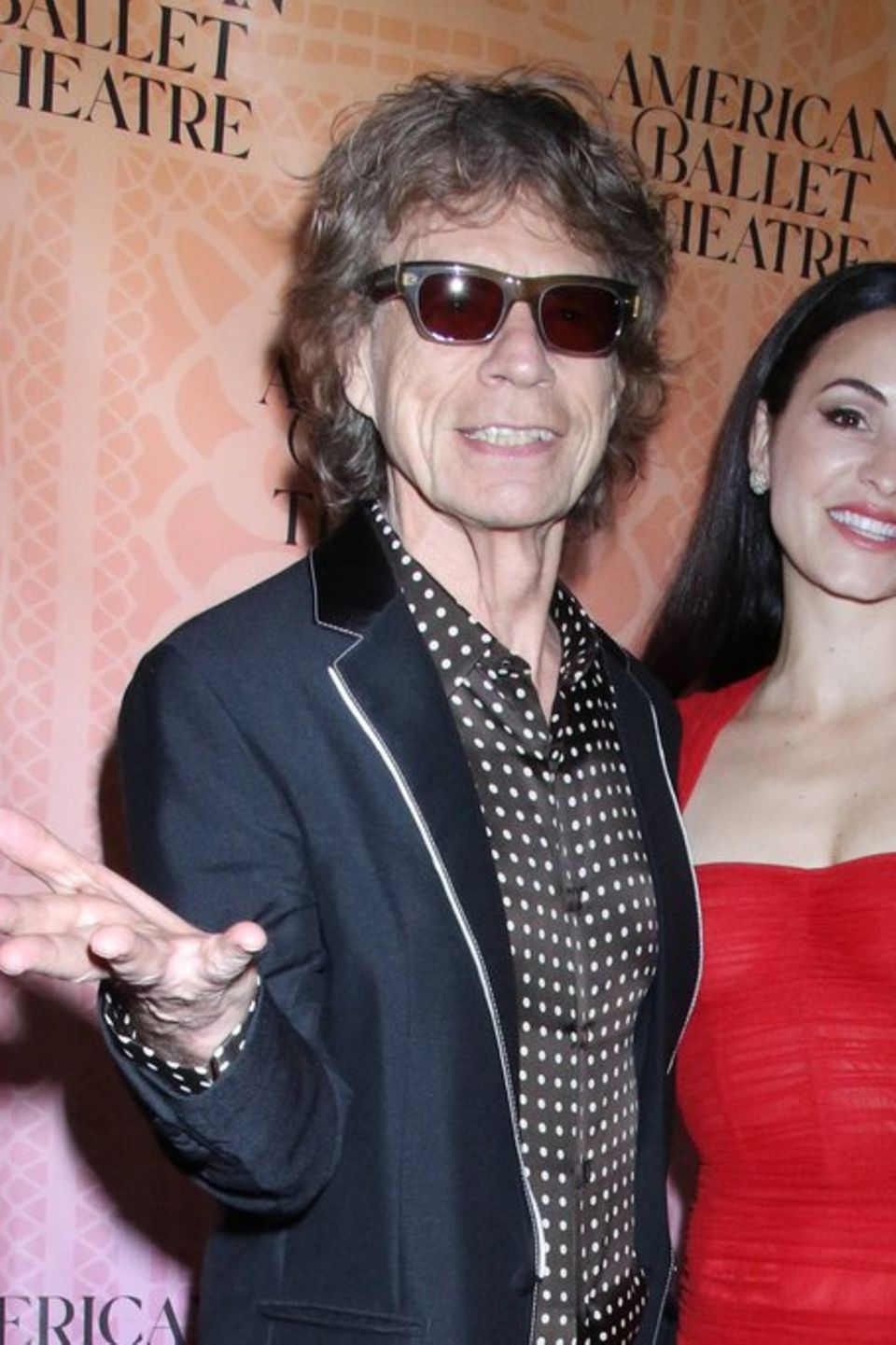 In New York zeigten sich Mick Jagger und Melanie Hamrick am 22. Juni total verliebt. Auf der Veranstaltung soll sie die Verlob