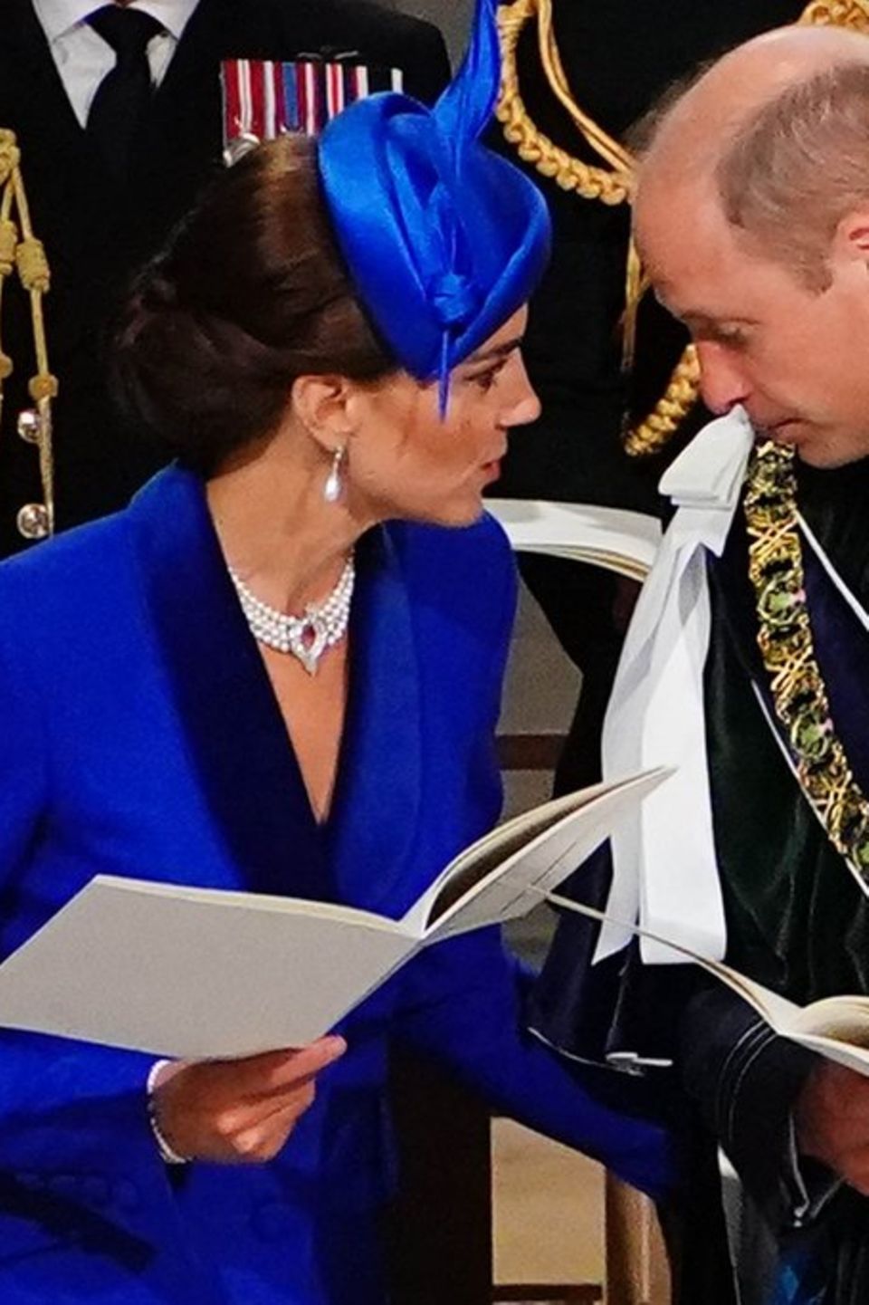 Prinzessin Kate gab Prinz William eines Medienberichts zufolge in Edinburgh offenbar einen kleinen, liebevollen Klaps.