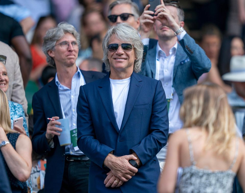 Wimbledon 2023 Diese Stars sind im Tennisfieber GALA.de