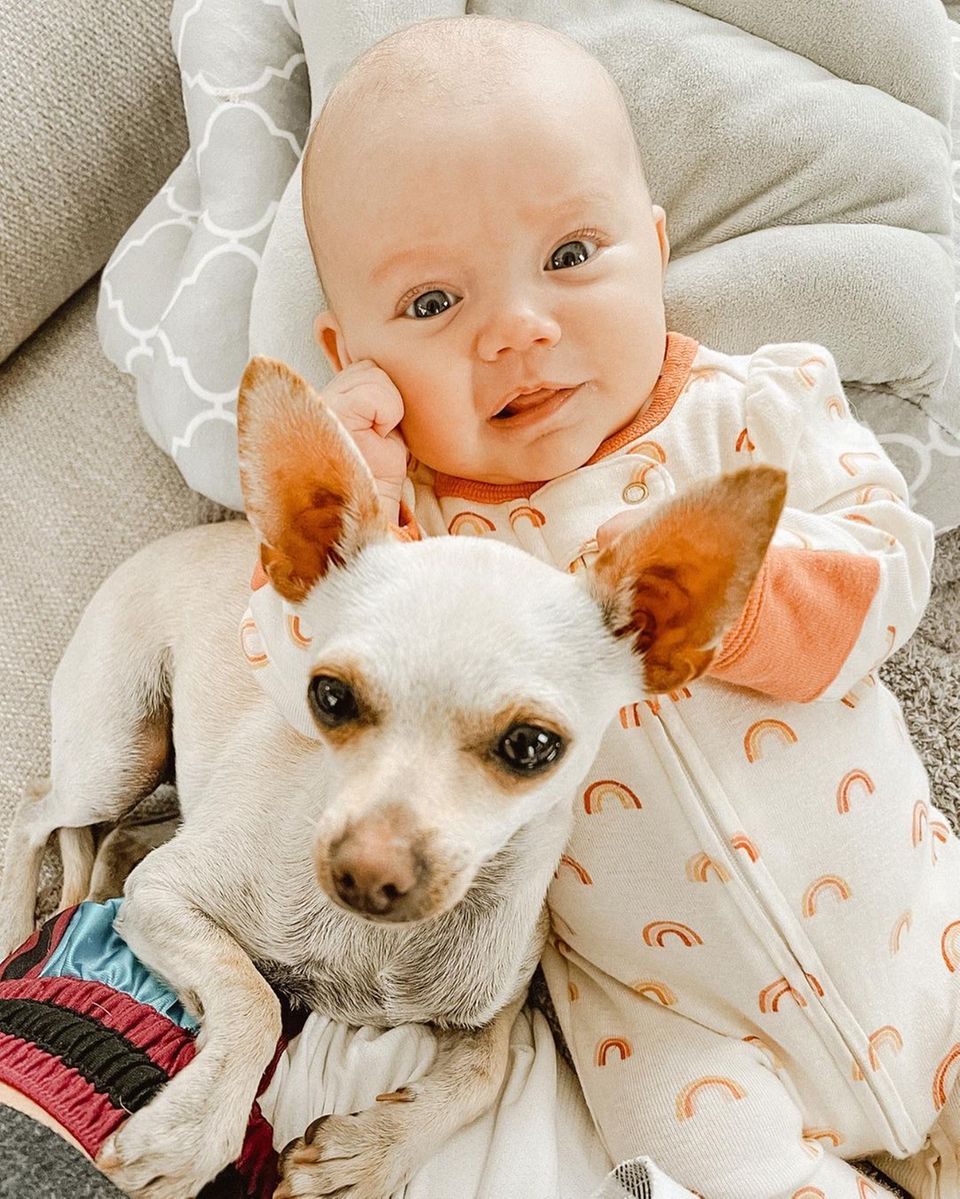 Hollywuff: Kaley Cuocos Baby mit Hund