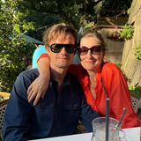 19. Juli 2023  Nur selten teilt Schauspielerin Alexandra Maria Lara Fotos mit Ehemann Sam Riley auf Instagram. Umso mehr freuen sich ihre Follower:innen über diesen sommerlichen Schnappschuss des Paares. 