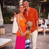 23. Juli 2023  Annemarie Carpendale teilt dieses schöne Urlaubsfoto auf Instagram und die Follower:innen sind begeistert. Auf ihrer Lieblingsinsel Ibiza verbringt die Familie anscheinend eine wunderbare Zeit. "Besser zusammen", schreibt die Moderatorin dazu. 