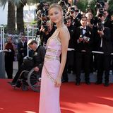 Einen Tag später glänzt Beatrice erneut auf dem roten Teppich von Cannes – dieses Mal in einer rosafarbenen Robe.